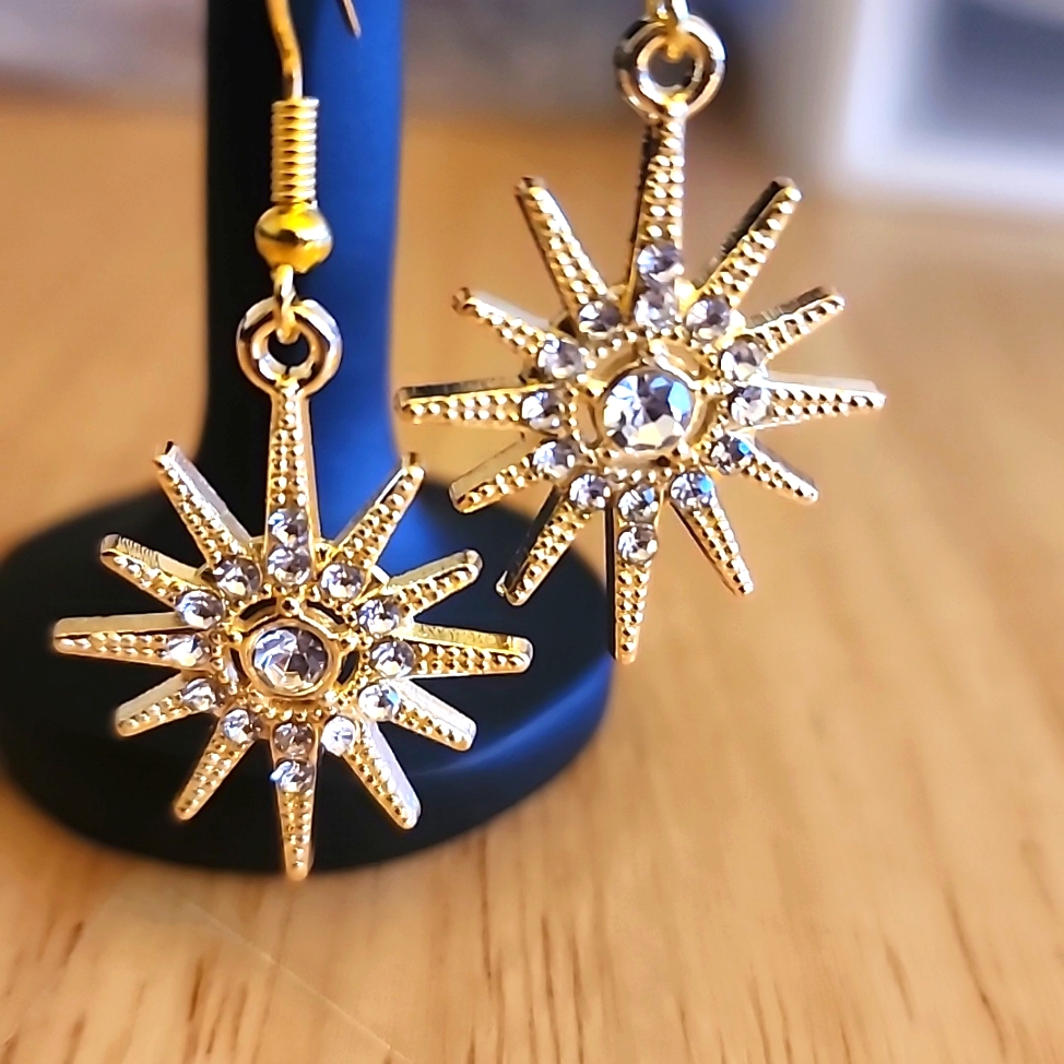 New Handmade Dangle Earrings!